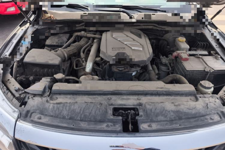 Used Dongfeng Ruichi 7 2022 2.3T Automatic 4x4 Diesel Flagship Long Cargo Bed M9T Engine Bay