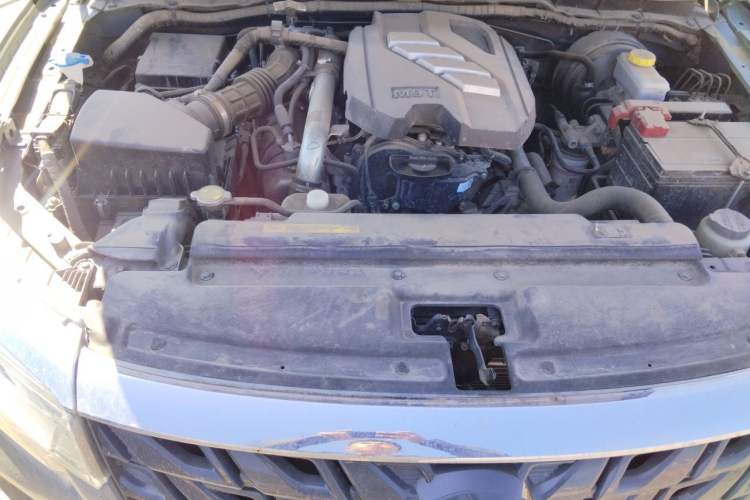 Used Dongfeng Ruichi 7 2022 2.3T Automatic All-Wheel Drive Diesel Standard Version with Long Cargo Bed M9T Engine Bay