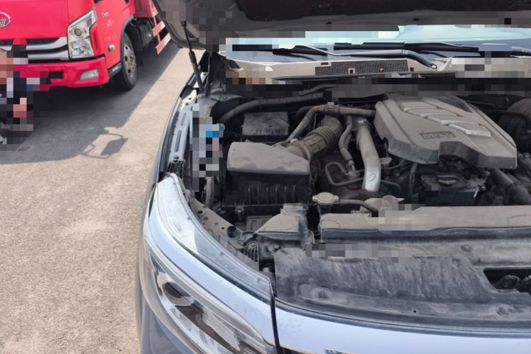 Used Dongfeng Ruichi 7 2022 2.3T Automatic 4x4 Diesel Flagship Long Cargo Bed M9T Engine Bay Right