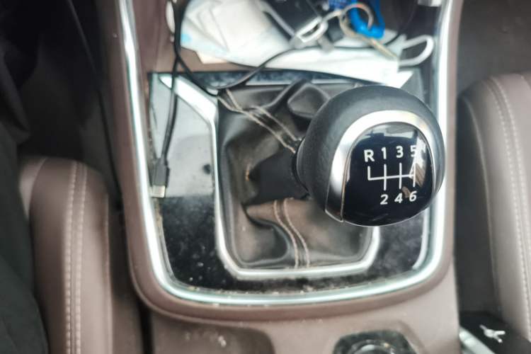 Used Dongfeng Ruichi 7 2022 2.3T Manual Two-Wheel Drive Diesel Standard Version with Long Cargo Bed M9T Gear Lever