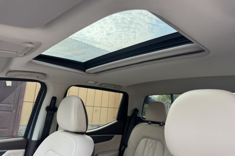 Used Dongfeng Ruichi 7 2022 2.3T Automatic All-Wheel-Drive Diesel Flagship M9T Headliner