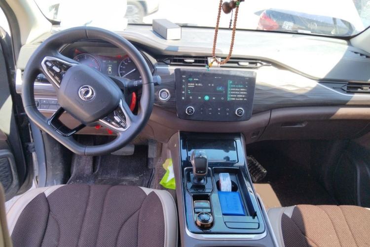 Used Dongfeng Ruichi 7 2022 2.3T Automatic All-Wheel Drive Diesel Standard Version with Long Cargo Bed M9T Interior 2