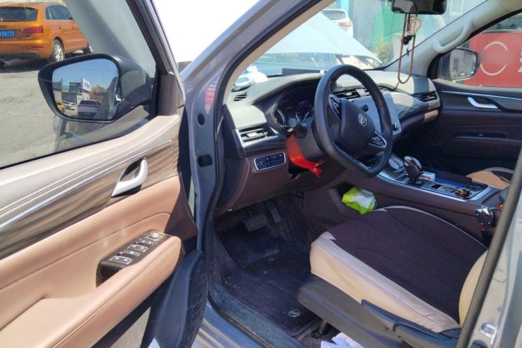 Used Dongfeng Ruichi 7 2022 2.3T Automatic All-Wheel Drive Diesel Standard Version with Long Cargo Bed M9T Interior 3