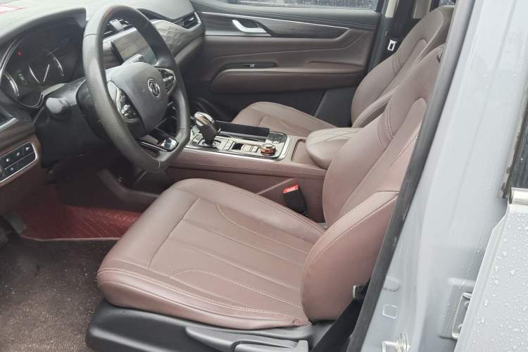Used Dongfeng Ruichi 7 2022 2.3T Automatic All-Wheel Drive Diesel Standard Version with Long Cargo Bed and Flat-Floor M9T Interior 5