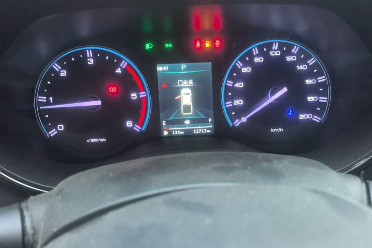 Used Dongfeng Ruichi 7 2022 2.3T Automatic Two-Wheel Drive Diesel Standard Edition Flatbed Cargo Box M9T Odometer Close Up