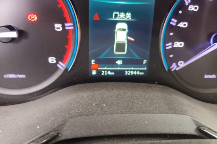 Used Dongfeng Ruichi 7 2022 2.3T Manual Two-Wheel Drive Diesel Standard Version with Long Cargo Bed M9T Odometer Close Up