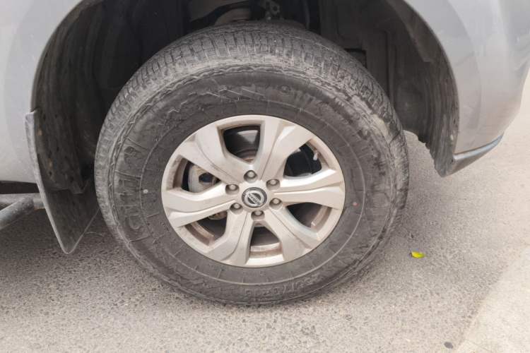 Used Dongfeng Ruichi 7 2022 2.3T Manual Two-Wheel Drive Diesel Standard Version with Long Cargo Bed M9T Right Front Wheel Hub