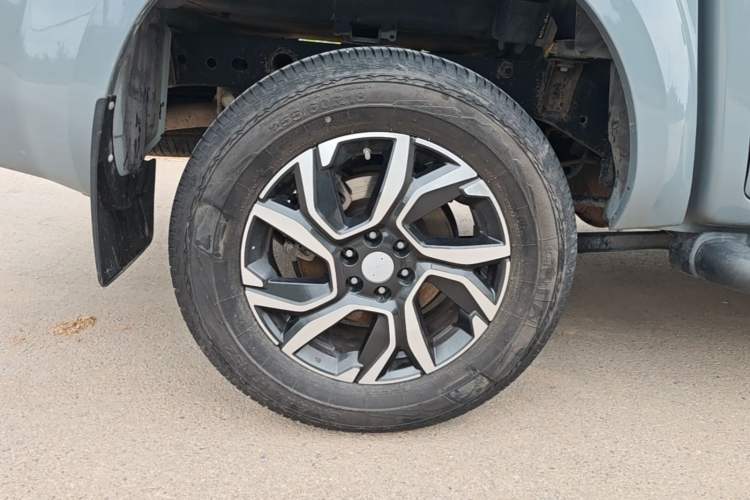 Used Dongfeng Ruichi 7 2022 2.3T Automatic All-Wheel-Drive Diesel Flagship M9T Right Rear Wheel Hub
