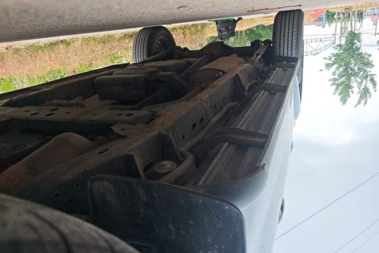 Used Dongfeng Ruichi 7 2022 2.3T Automatic All-Wheel-Drive Diesel Flagship M9T Right Side Sill
