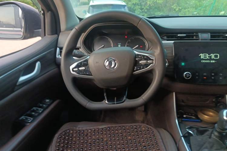 Used Dongfeng Ruichi 7 2022 2.3T Manual 4x4 Diesel Standard Version with Long Cargo Bed M9T Steering Wheel