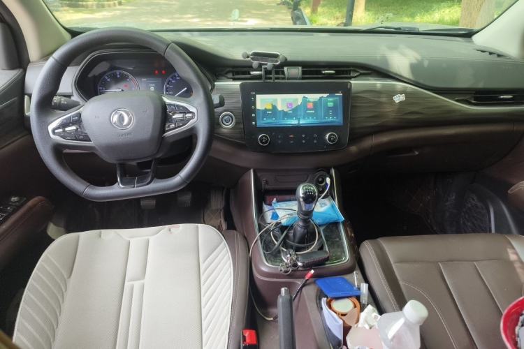 Used Dongfeng Ruichi 7 2022 2.3T Manual Two-Wheel Drive Diesel Standard Version with Long Cargo Bed and Flatbed M9T Center Console