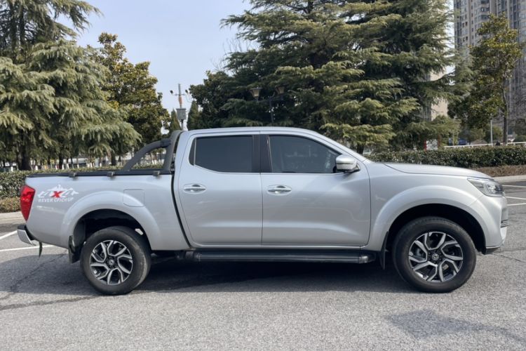 Used Dongfeng Ruichi 7 2022 2.3T Automatic Two-Wheel Drive Diesel Standard Version with Long Cargo Bed and Flat-Floor Design M9T Exterior 1
