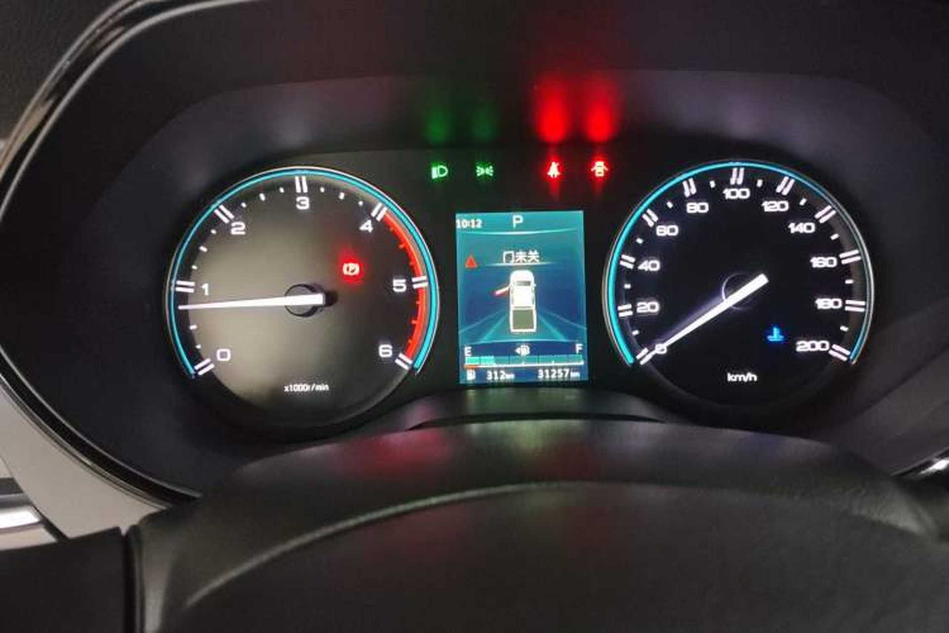 Used Dongfeng Ruichi 7 2022 2.3T Automatic Two-Wheel Drive Diesel Standard Version with Long Cargo Bed and Flat-Floor Design M9T Instrument Cluster
