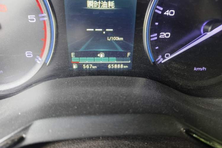 Used Dongfeng Ruichi 7 2022 2.3T Manual Two-Wheel Drive Diesel Standard Version with Long Cargo Bed and Flatbed M9T Odometer Close Up
