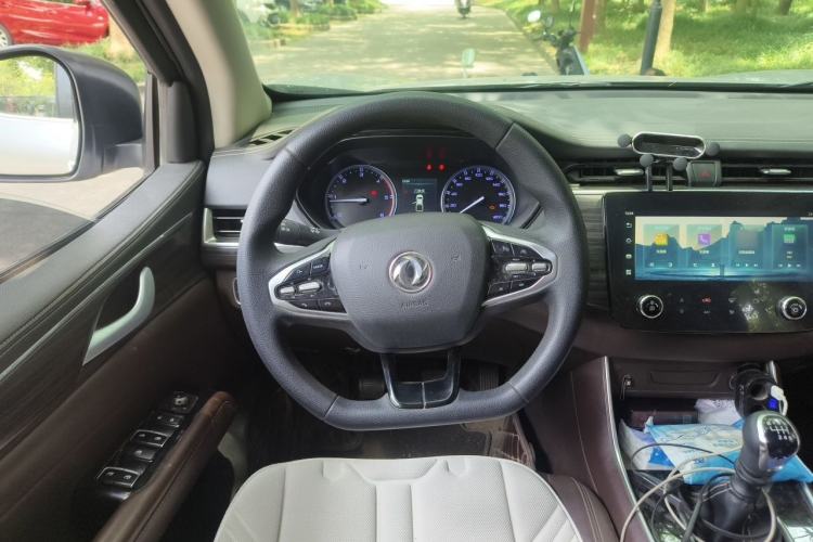 Used Dongfeng Ruichi 7 2022 2.3T Manual Two-Wheel Drive Diesel Standard Version with Long Cargo Bed and Flatbed M9T Steering Wheel