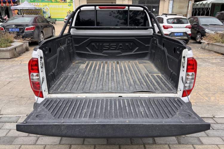 Used Dongfeng Ruichi 7 2022 2.3T Manual 4x4 Diesel Standard Edition Flatbed Cargo Box M9T Headliner