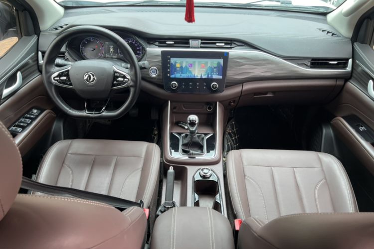 Used Dongfeng Ruichi 7 2022 2.3T Manual 4x4 Diesel Standard Edition Flatbed Cargo Box M9T Interior 1