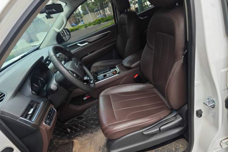 Used Dongfeng Ruichi 7 2022 2.3T Automatic All-Wheel Drive Diesel Standard Version with Long Cargo Bed and Flat-Floor M9T Left Front Seat
