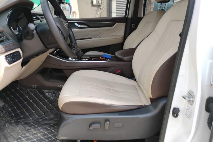Used Dongfeng Ruichi 7 2022 2.3T Automatic All-Wheel-Drive Diesel Flagship Version with Five-Link Suspension M9T Left Front Seat