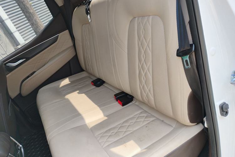 Used Dongfeng Ruichi 7 2022 2.3T Automatic All-Wheel-Drive Diesel Flagship Version with Five-Link Suspension M9T Left Rear Seat