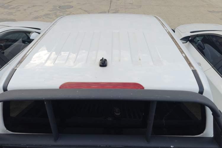 Used Dongfeng Ruichi 7 2022 2.3T Manual 4x4 Diesel Standard Edition Flatbed Cargo Box M9T Trunk