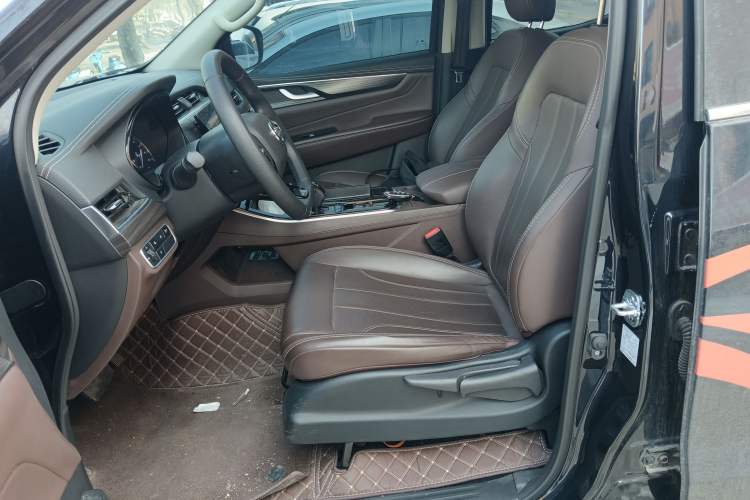 Used Dongfeng Ruichi 7 2023 2.3T Automatic Two-Wheel Drive Diesel Standard Version with Long Cargo Bed Left Front Seat