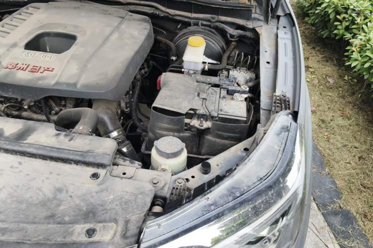 Used Dongfeng Ruichi 7 2023 2.0T Manual Two-Wheel Drive Gasoline Standard Version Engine Bay Left
