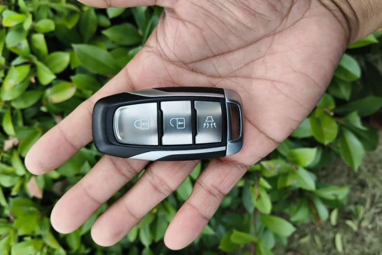 Used Dongfeng Ruichi 7 2023 2.0T Manual Two-Wheel Drive Gasoline Standard Version Vehicle Key