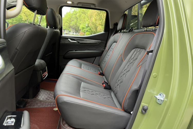 Used Dongfeng Ruichi 7 2023 Huxiao 2.3T Automatic 4x4 Diesel Flagship Model M9T Interior 4