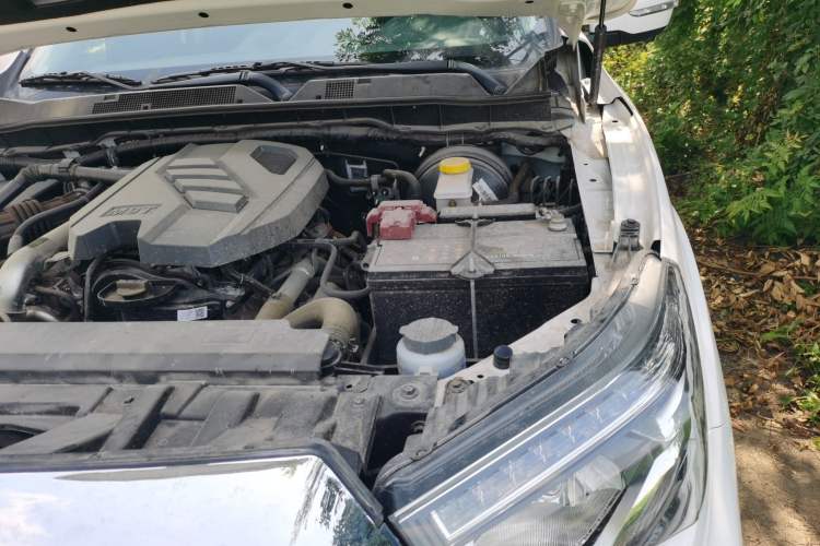 Used Dongfeng Ruichi 7 2024 2.3T Manual Two-Wheel Drive Diesel Elite Edition Engine Bay Left
