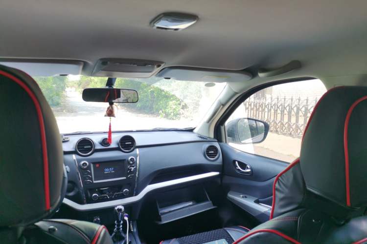 Used Dongfeng Ruichi 7 2024 2.3T Manual Two-Wheel Drive Diesel Elite Edition Headliner