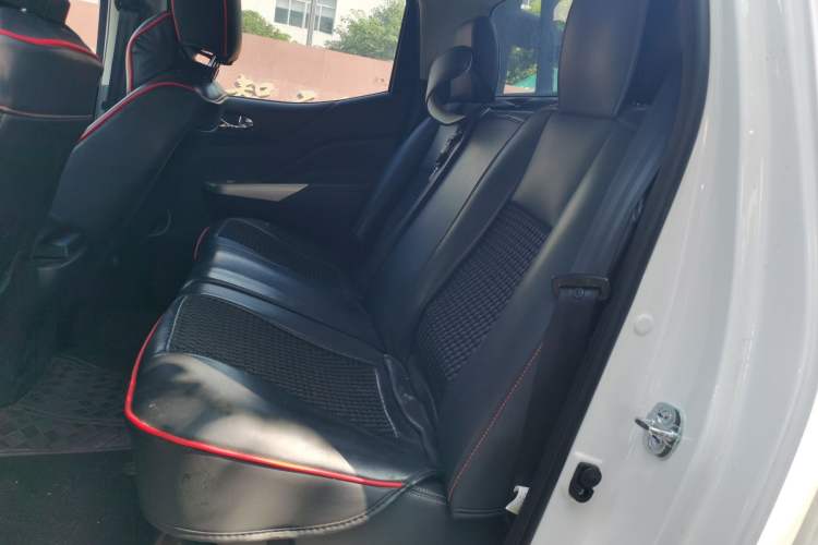 Used Dongfeng Ruichi 7 2024 2.3T Manual Two-Wheel Drive Diesel Elite Edition Left Rear Seat