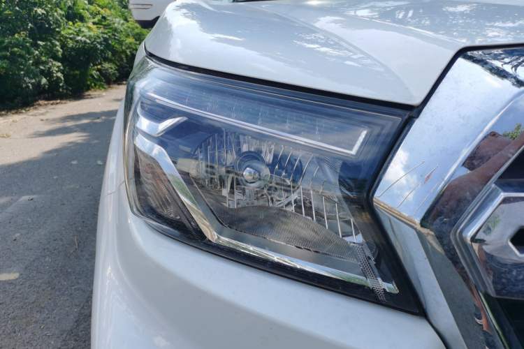 Used Dongfeng Ruichi 7 2024 2.3T Manual Two-Wheel Drive Diesel Elite Edition Right Front Headlight