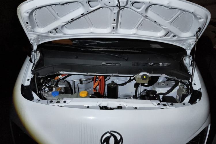 Used Dongfeng Ruilida V8E  Engine Bay