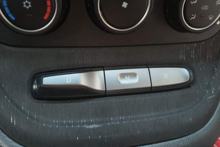 Used Dongfeng Ruilida V8E  Gear Lever