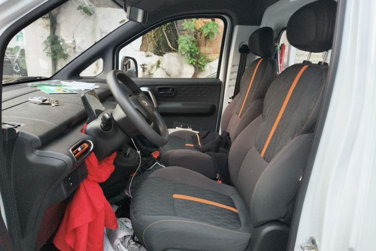 Used Dongfeng Ruilida V8E  Left Front Seat