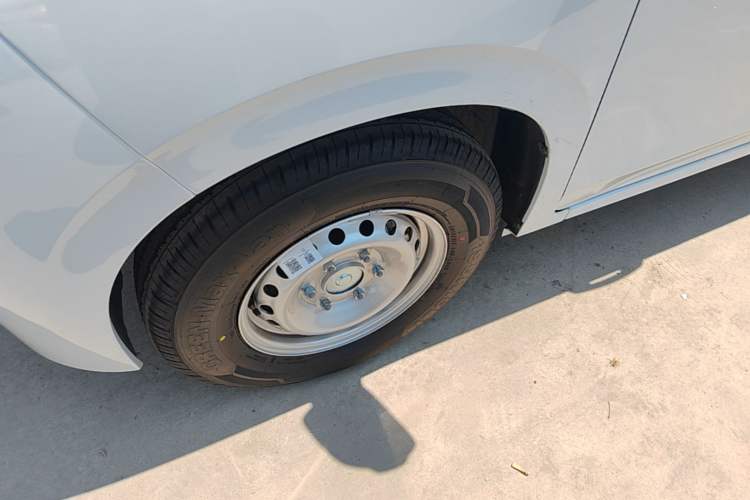 Used Dongfeng Ruilida V8E 2025 Model Bright Window Edition Fudi 50.48 kWh Left Front Wheel Hub