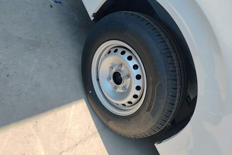 Used Dongfeng Ruilida V8E 2025 Model Bright Window Edition Fudi 50.48 kWh Right Rear Wheel Hub