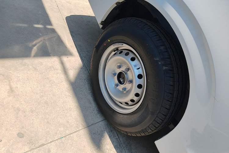 Used Dongfeng Ruilida V8E 2025 Model Bright Window Edition Fudi 50.48 kWh Right Rear Wheel Hub