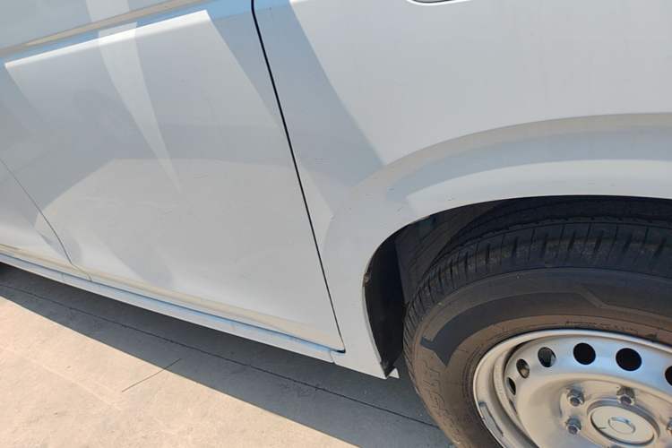 Used Dongfeng Ruilida V8E 2025 Model Bright Window Edition Fudi 50.48 kWh Right Side Sill