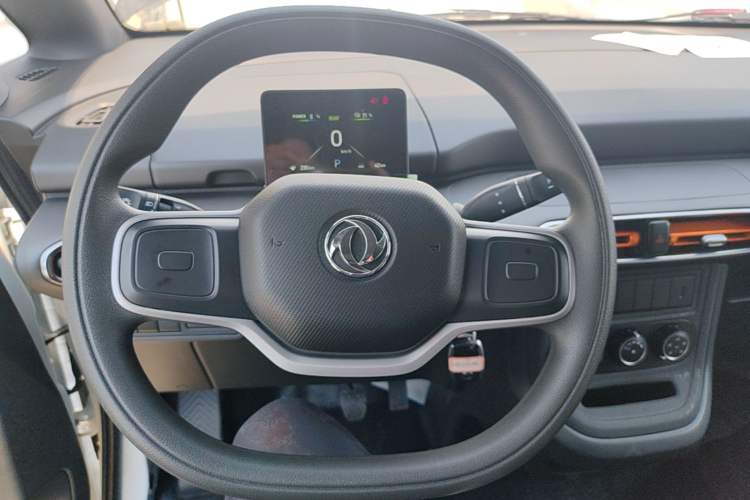 Used Dongfeng Ruilida V8E 2025 Model Bright Window Edition Fudi 50.48 kWh Steering Wheel