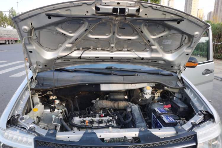 Used Dongfeng Shuaike 2016 1.5L Manual Comfort Model Engine Bay