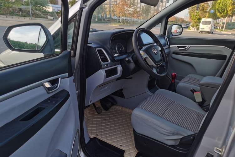 Used Dongfeng Shuaike 2016 1.5L Manual Comfort Model Interior 1