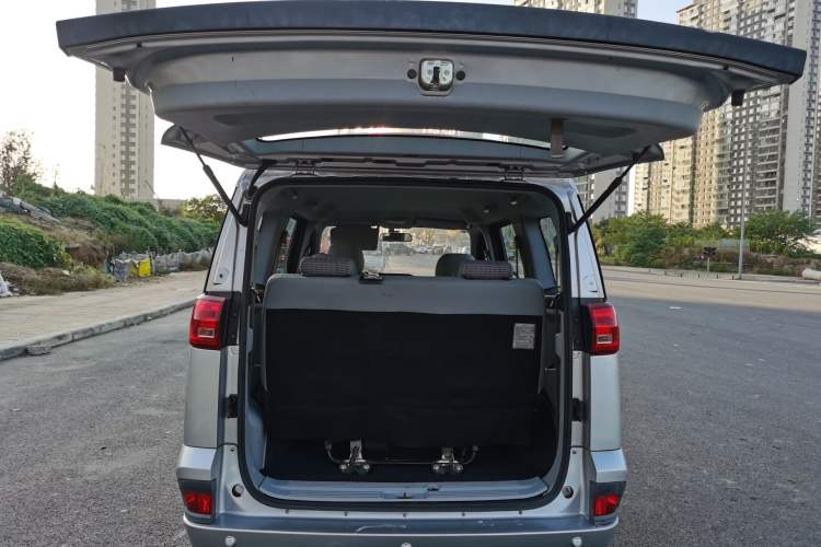 Used Dongfeng Shuaike 2016 1.5L Manual Comfort Model Trunk