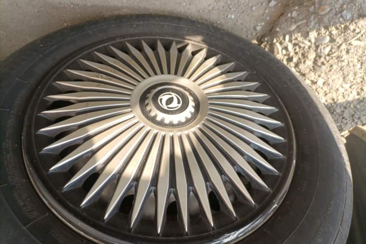 Used Dongfeng Shuaike 2016 1.5L Manual Standard Edition Left Front Wheel Hub