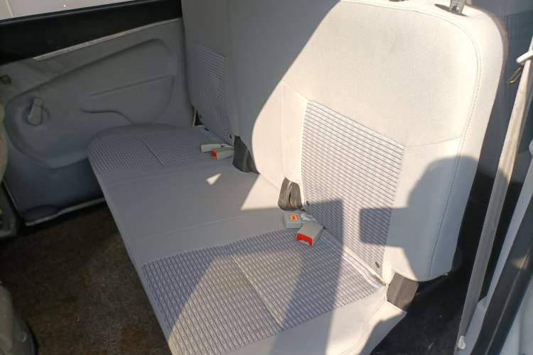 Used Dongfeng Shuaike 2016 1.5L Manual Standard Edition Left Rear Seat