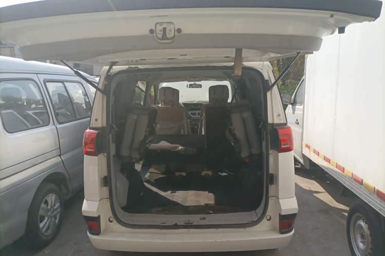 Used Dongfeng Shuaike 2016 1.5L Manual Standard Edition Trunk