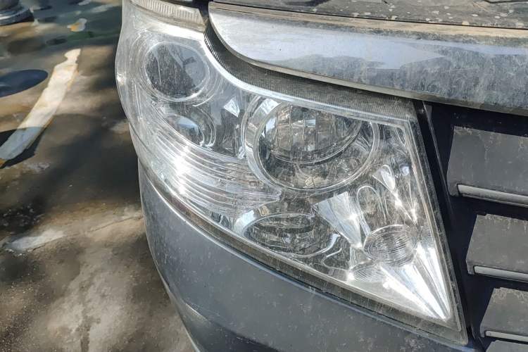 Used Dongfeng Shuaike 2010 1.6L Manual Comfort Edition Right Front Headlight