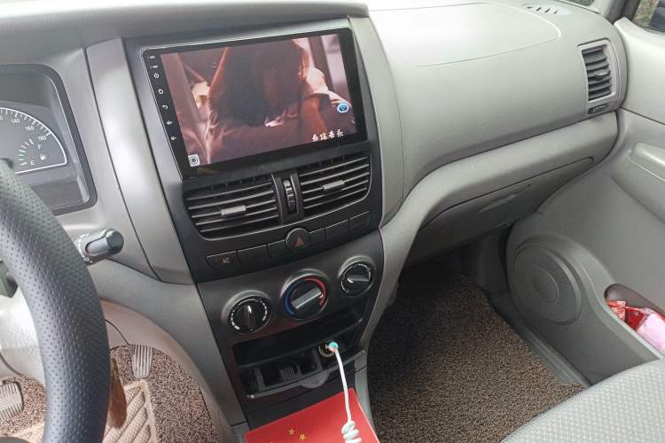 Used Dongfeng Shuaike 2010 1.6L Manual Utility Version Audio And AC Panel