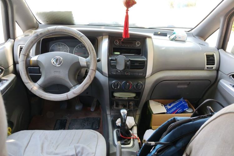 Used Dongfeng Shuaike 2010 1.6L Manual Utility Version Center Console